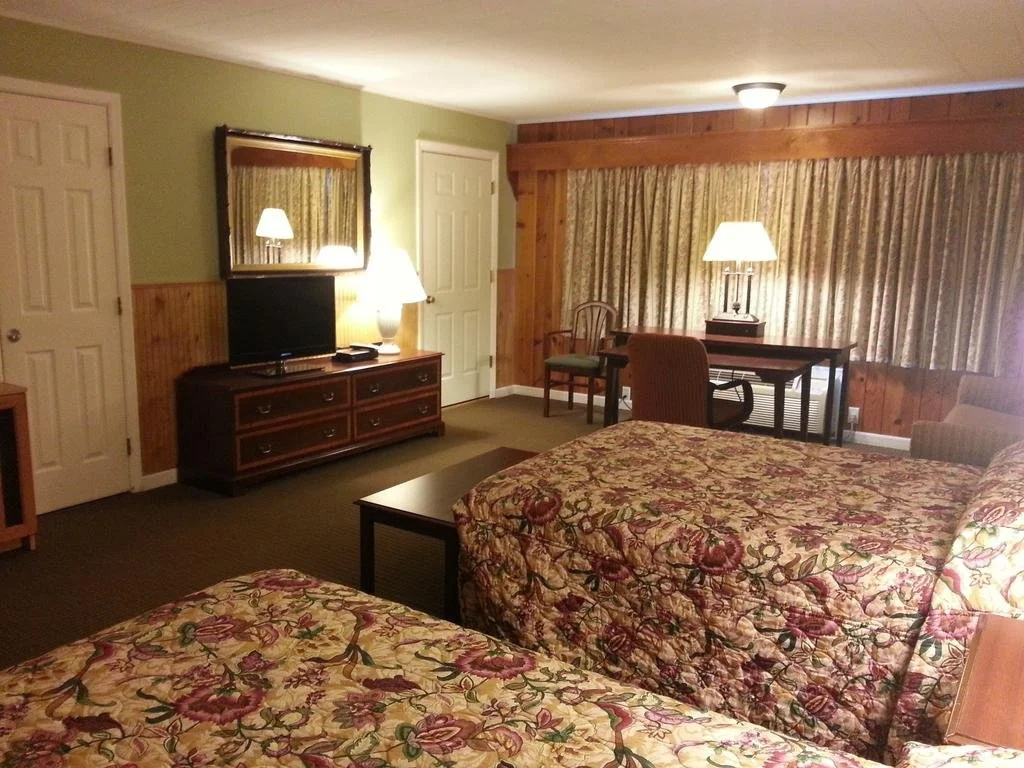 photo 1 of Heidi's Inn