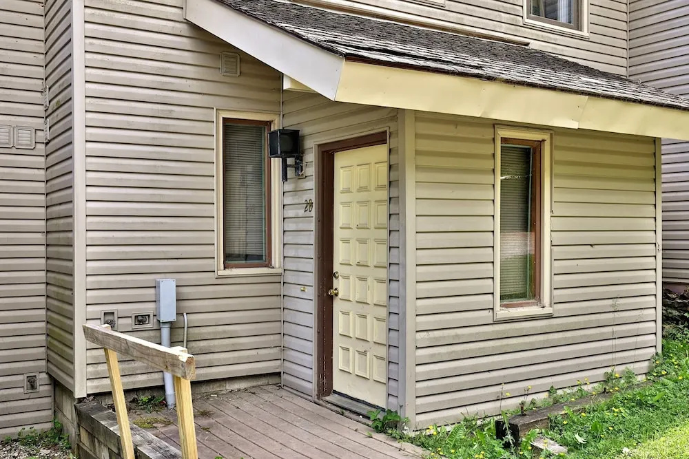 photo 1 of Hemlock Ridge 2b: Charming Two Floor Condo In The Heart Of Killington. Perfect! 3 Bedroom Condo