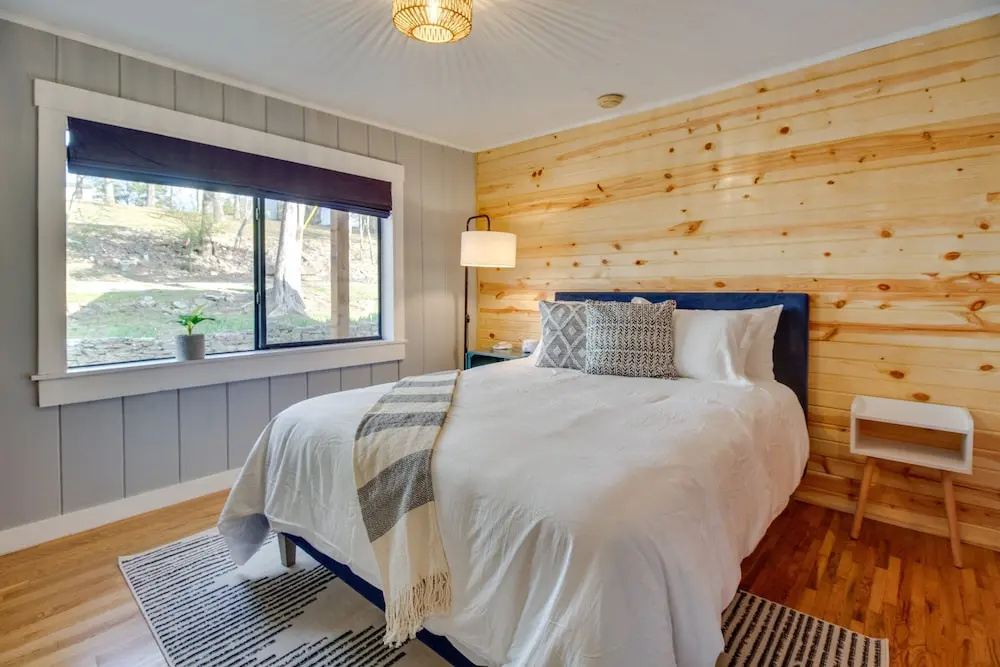 photo 1 of Henderson Cabin w/ Deck & Scenic Lake Views!