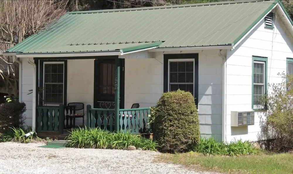 photo 1 of Hendersonville (NC) - 2 Br Cottage