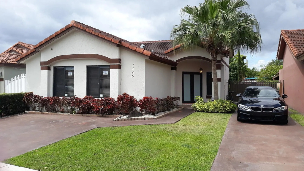 photo 1 of Hennessey House Florida