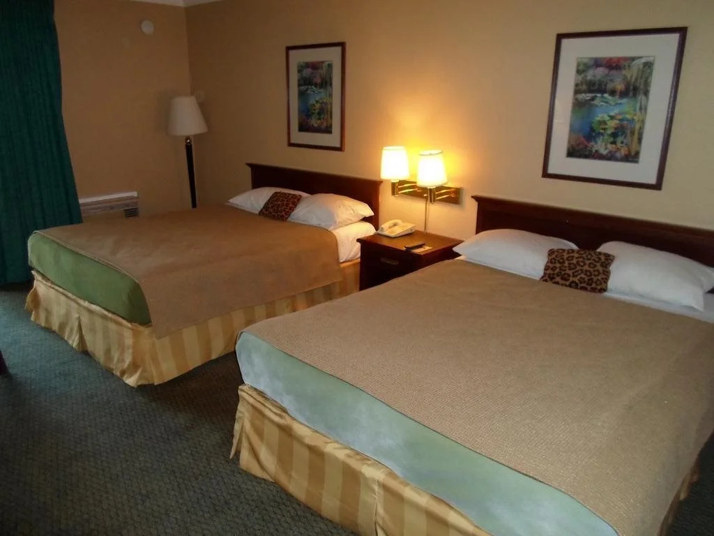 photo 1 of Heritage Inn