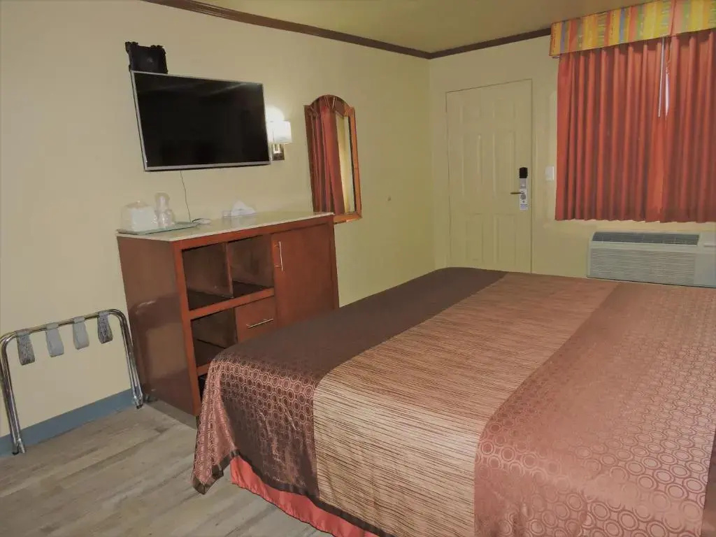 photo 1 of Highland Inn