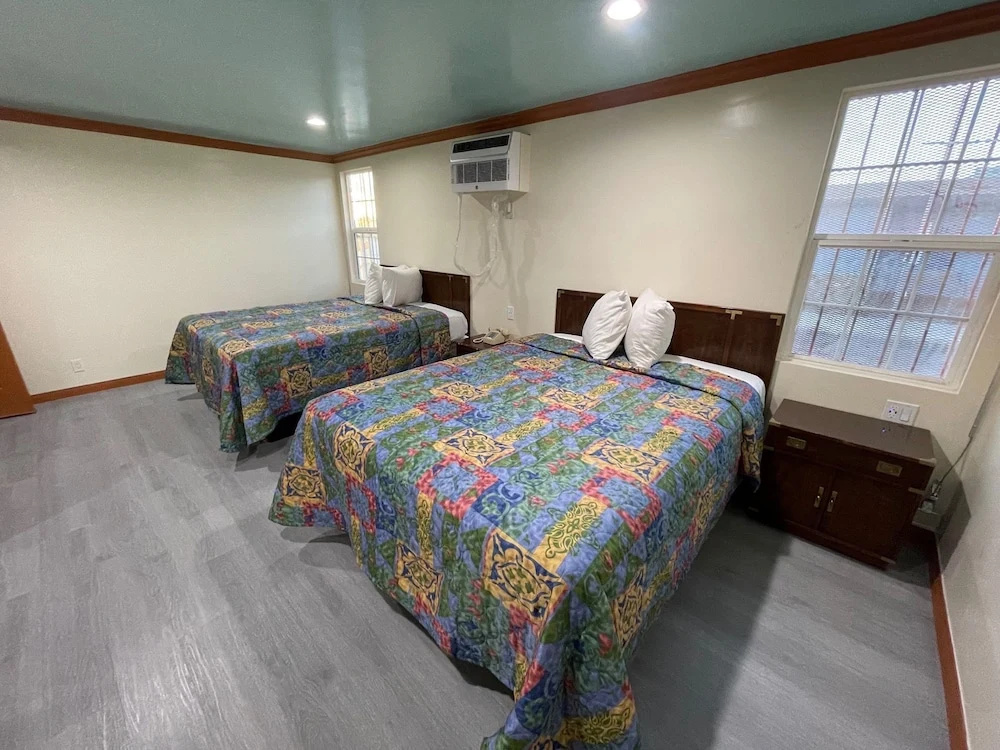 photo 1 of Hilltop Motor Inn