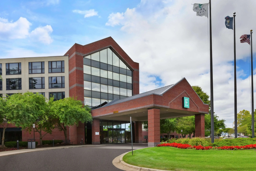 photo 1 of Hotel Auburn Hills