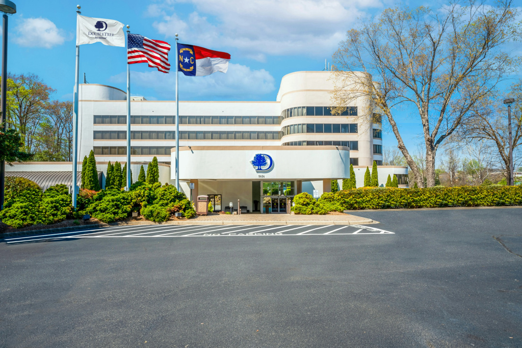 photo 1 of DoubleTree by Hilton South Charlotte Tyvola