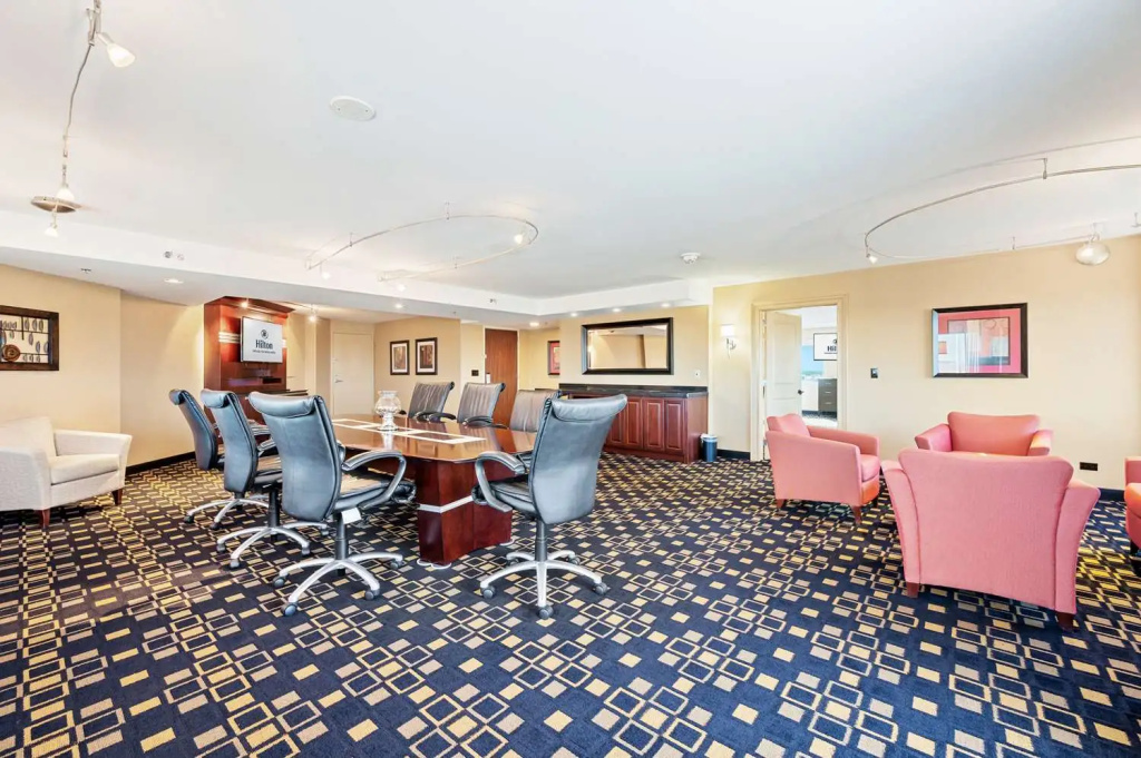photo 1 of Hilton Chicago/Oak Brook Suites