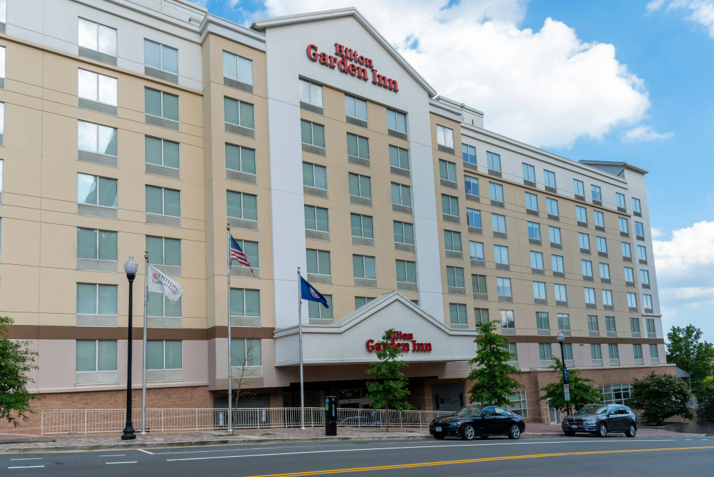photo 1 of Hilton Garden Inn Arlington/Courthouse Plaza