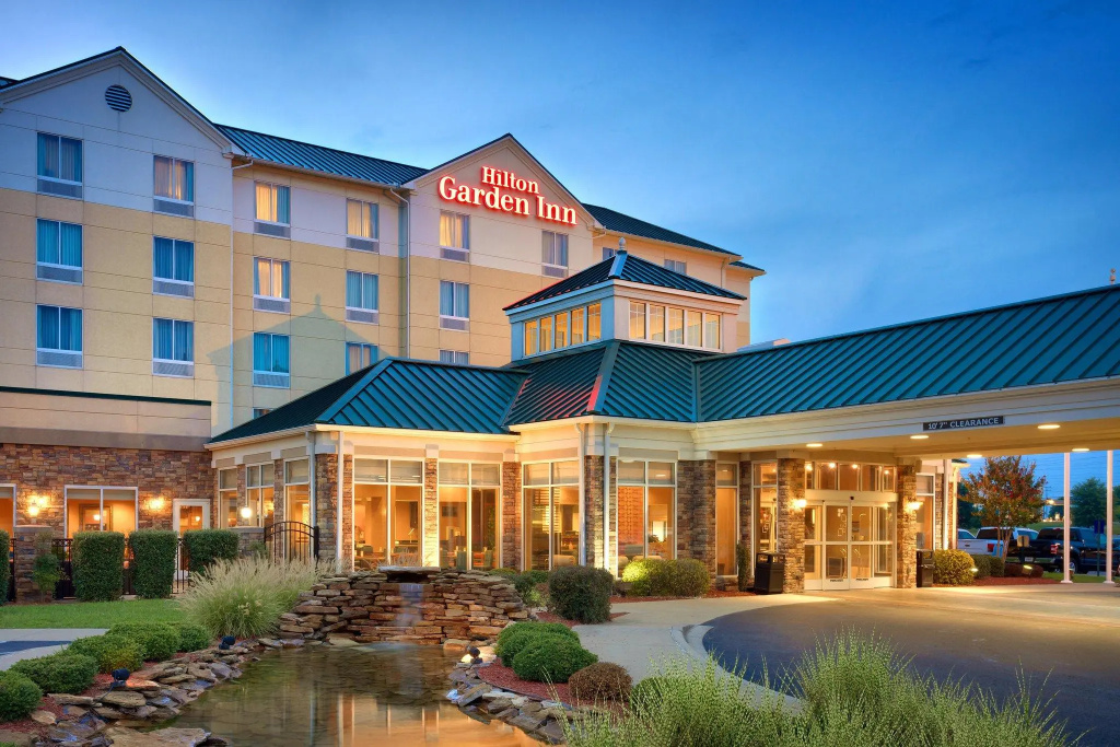 photo 1 of Hilton Garden Inn Clarksville