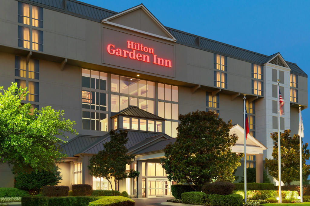 photo 1 of Hilton Garden Inn Dallas/Market Center