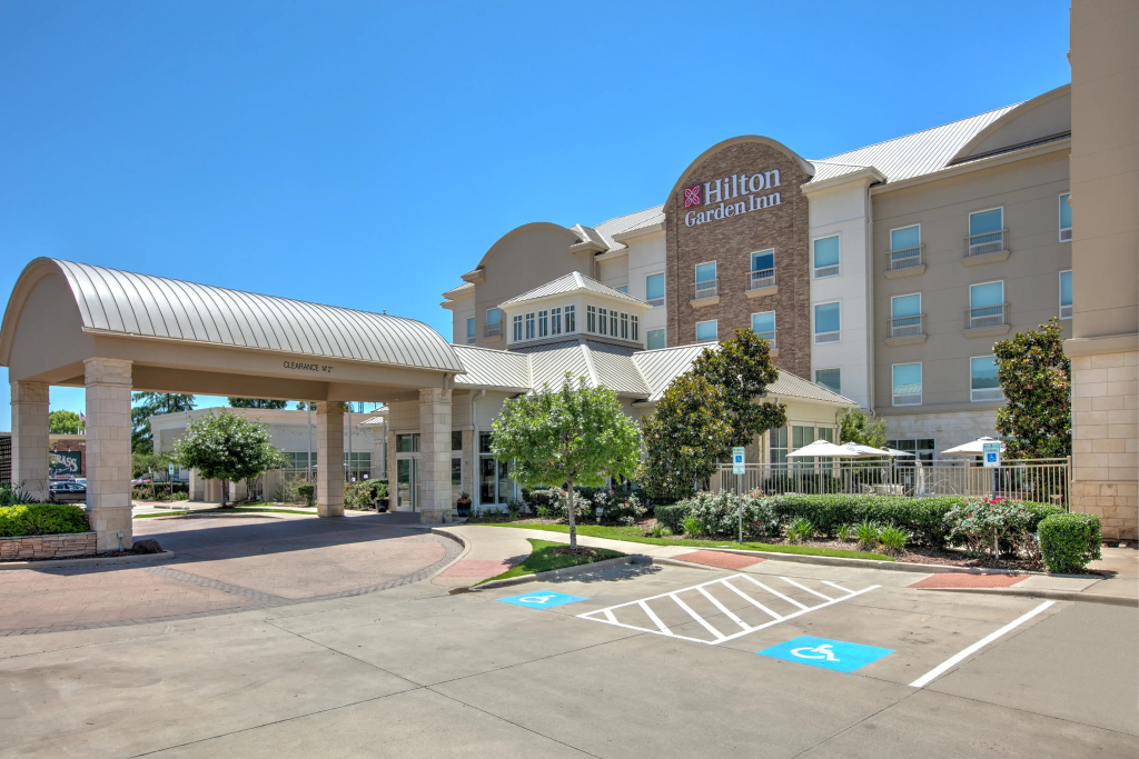 photo 1 of Hilton Garden Inn Dallas/Arlington