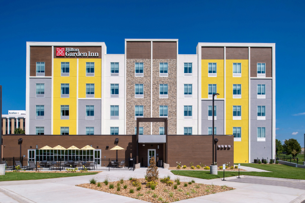 photo 1 of Hilton Garden Inn Kansas City Airport