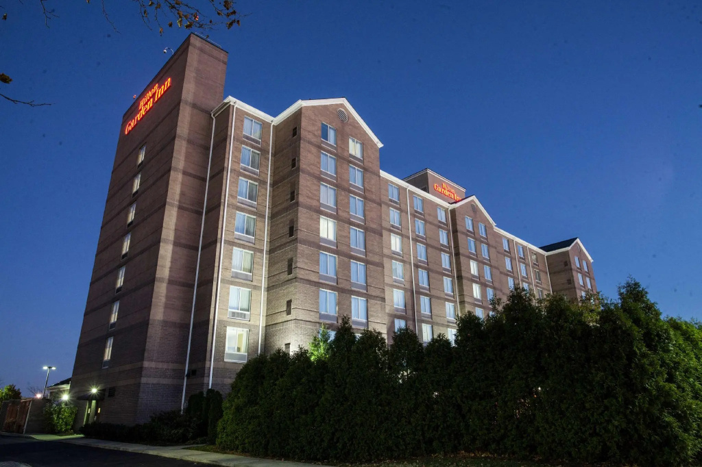 photo 1 of Hilton Garden Inn Louisville Airport