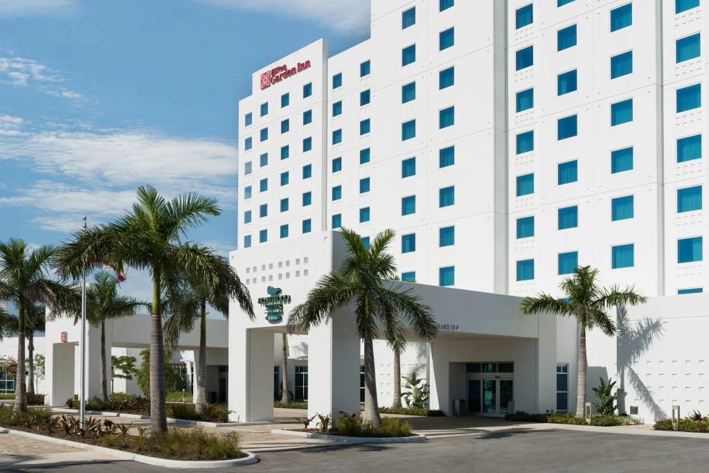 photo 1 of Hilton Garden Inn Miami Dolphin Mall