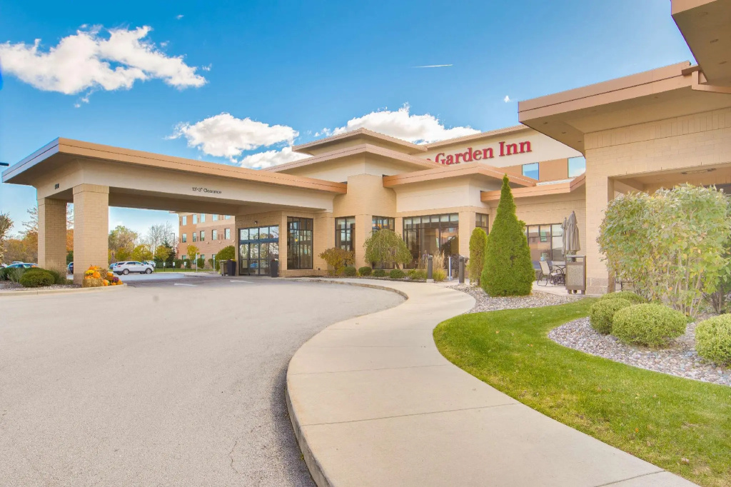 photo 1 of Hilton Garden Inn Milwaukee Airport