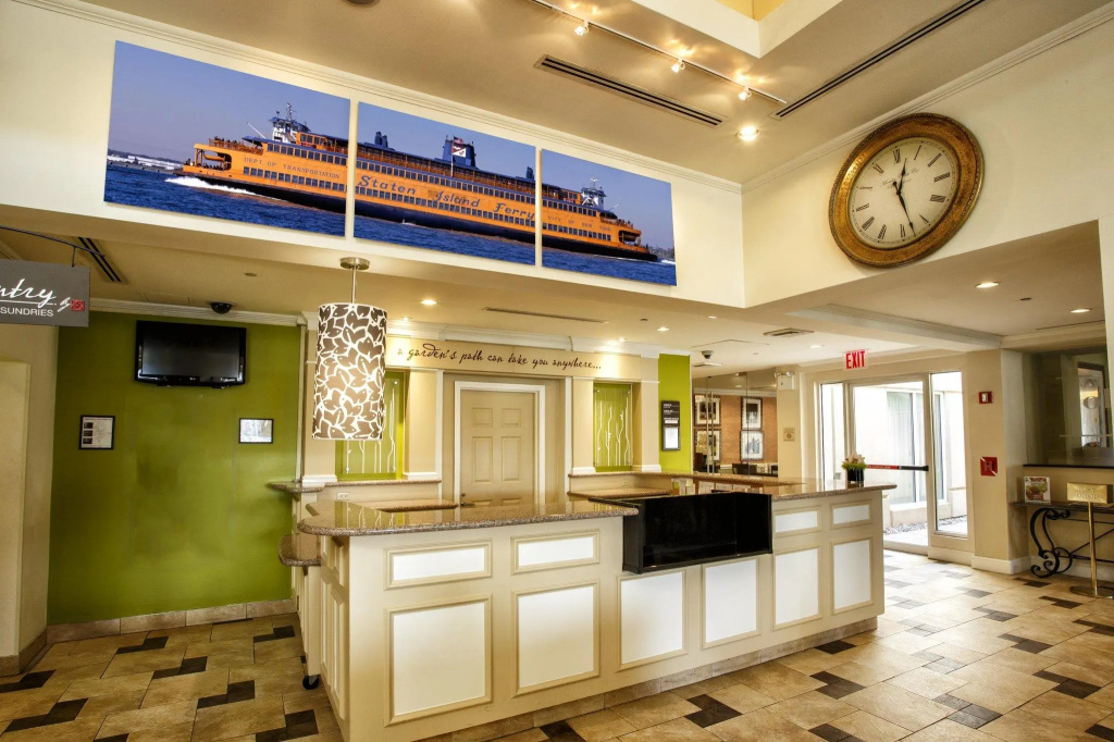 photo 1 of Hilton Garden Inn New York / Staten Island