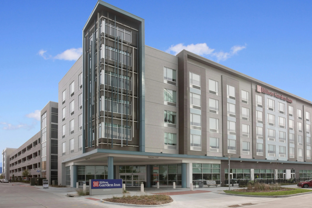 photo 1 of Hilton Garden Inn Omaha Aksarben Village
