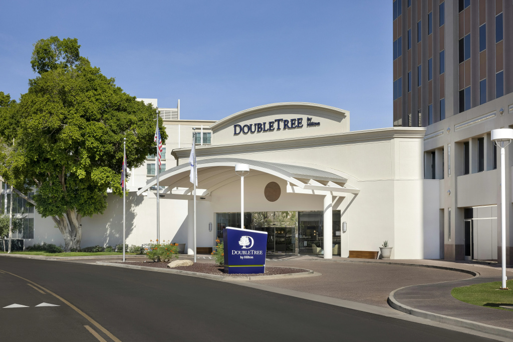 photo 1 of DoubleTree by Hilton Phoenix Midtown