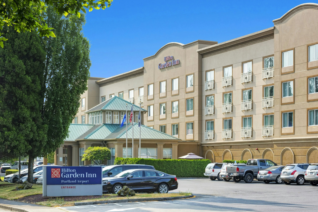 photo 1 of Hilton Garden Inn Portland Airport
