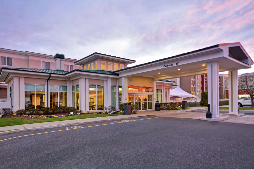 photo 1 of Hilton Garden Inn Riverhead