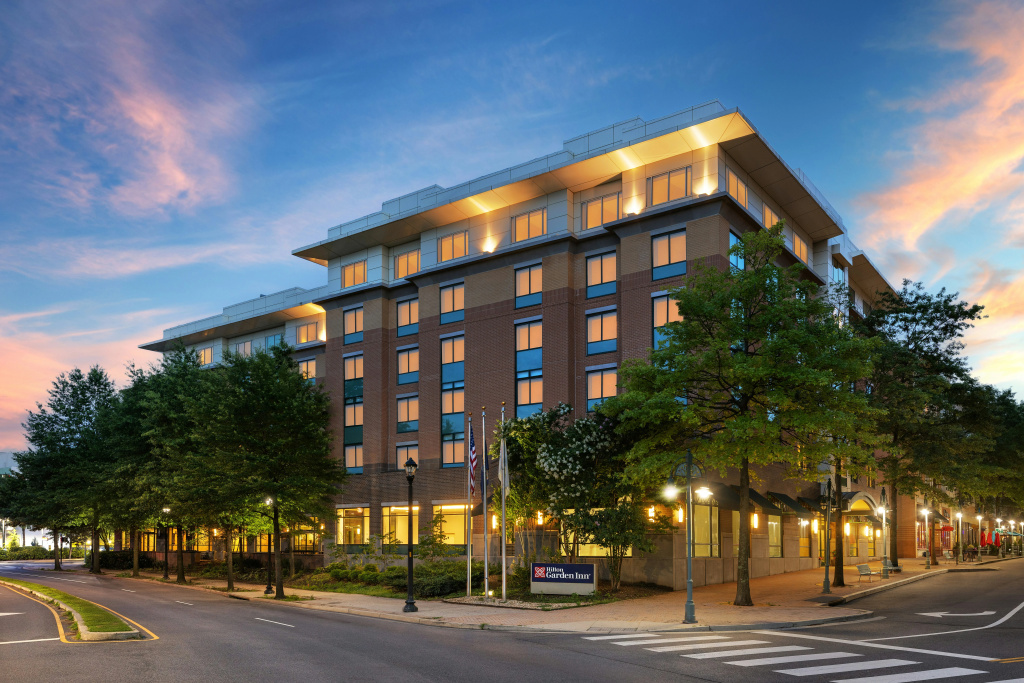 photo 1 of Hilton Garden Inn Arlington-Shirlington
