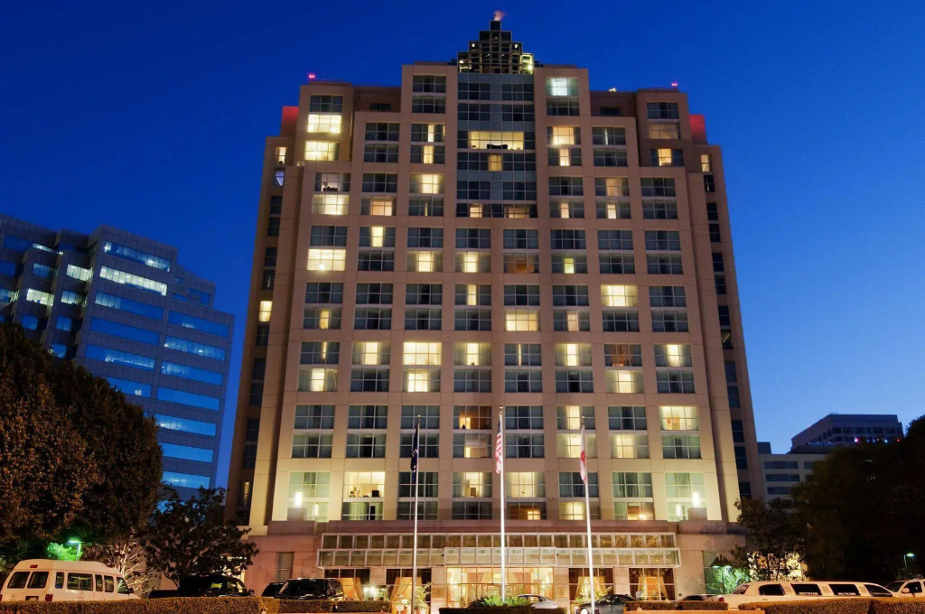 photo 1 of Hilton Los Angeles North/Glendale
