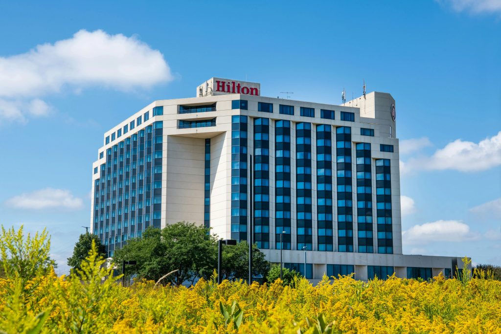 photo 1 of Hilton Minneapolis-St. Paul Airport