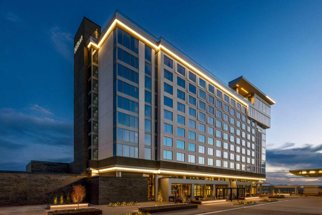 photo 1 of Hilton BNA Nashville Airport Terminal