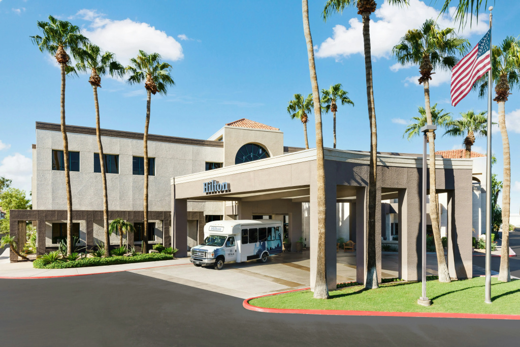 photo 1 of Hilton Phoenix Airport