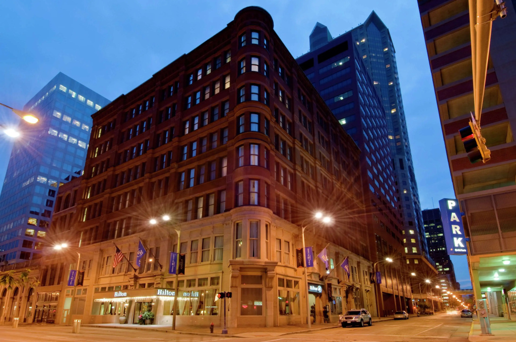 photo 1 of Hilton St. Louis Downtown At The Arch