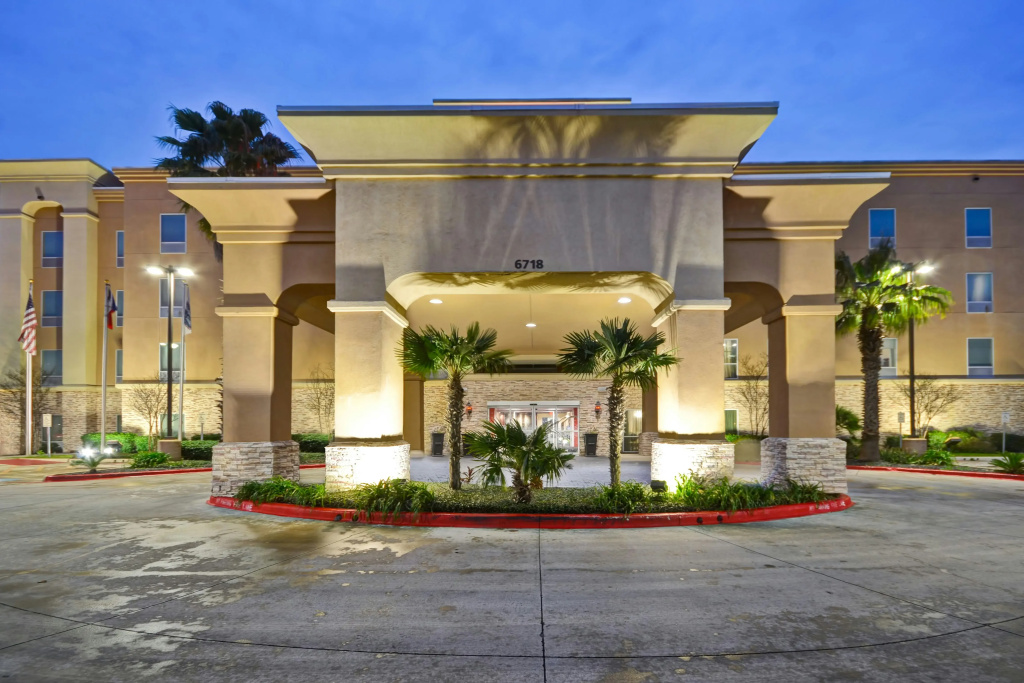 photo 1 of Hampton Inn & Suites San Antonio/Northeast I-35