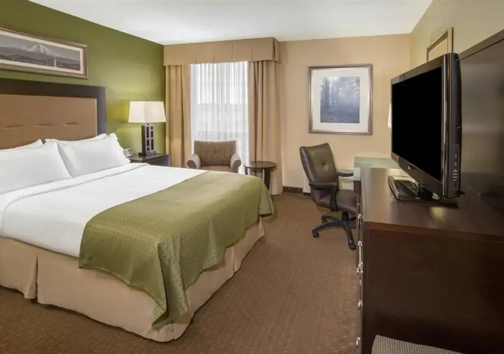 photo 1 of Holiday Inn Airport - Portland by IHG