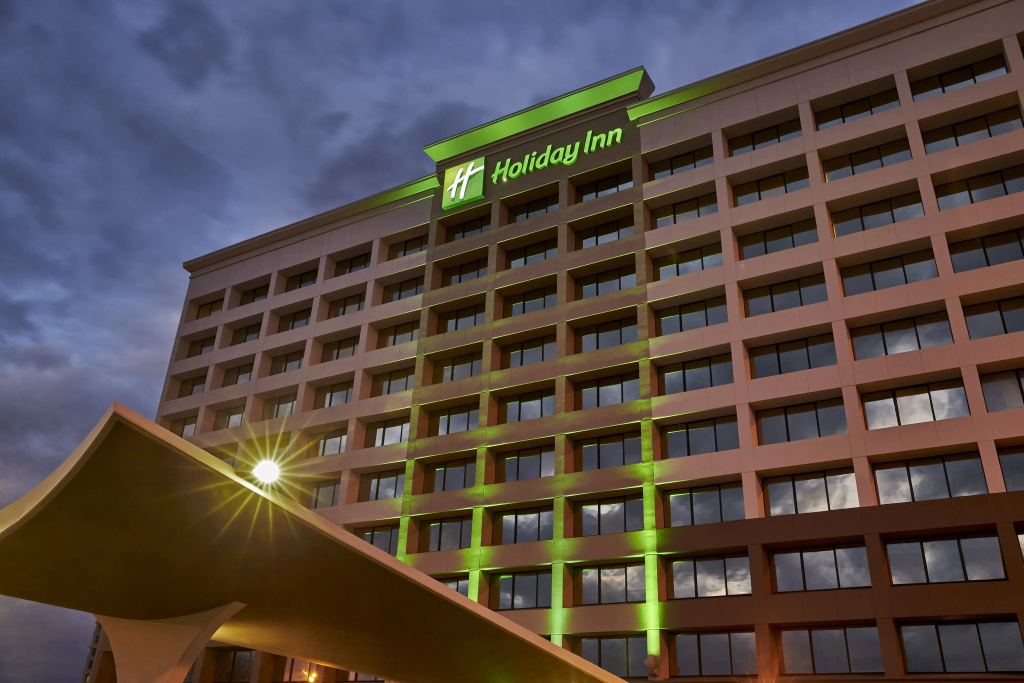 photo 1 of Holiday Inn Alexandria at Carlyle by IHG