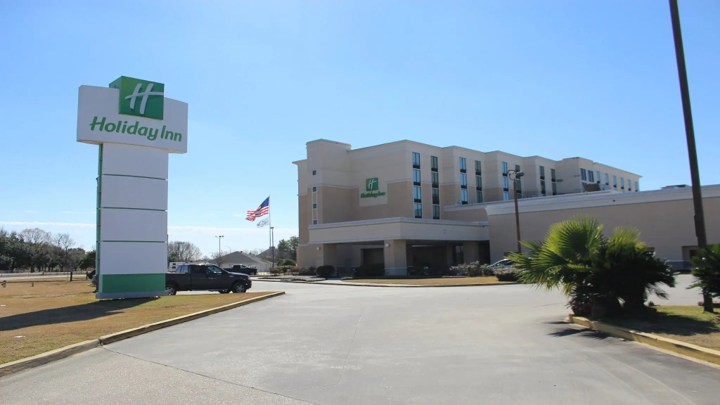 photo 1 of Holiday Inn Baton Rouge-South by IHG