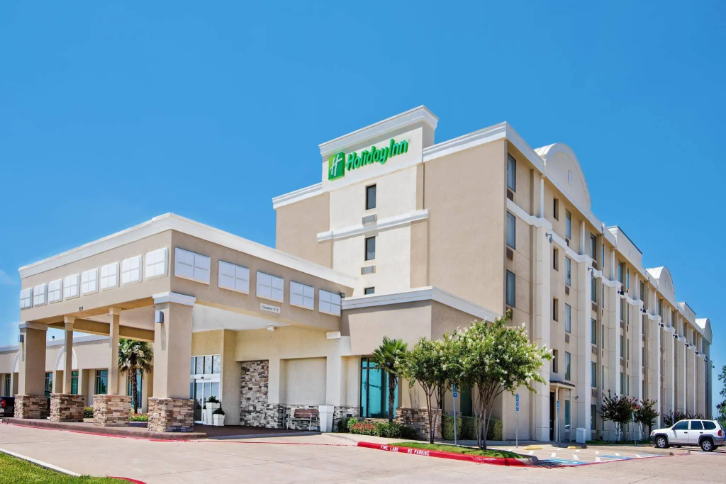 photo 1 of Kozy Hotel Dallas DFW Airport Area West