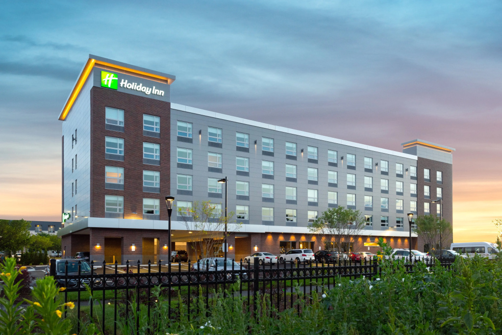 photo 1 of Holiday Inn Boston Logan Airport - Chelsea by IHG