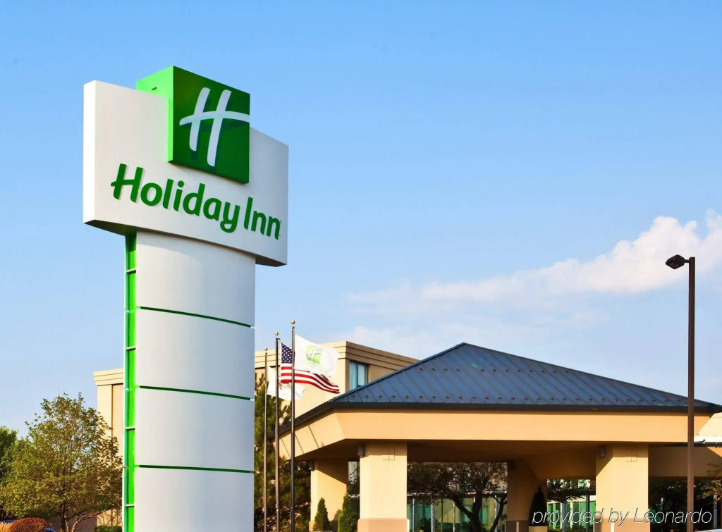 photo 1 of Holiday Inn Chicago - Elk Grove