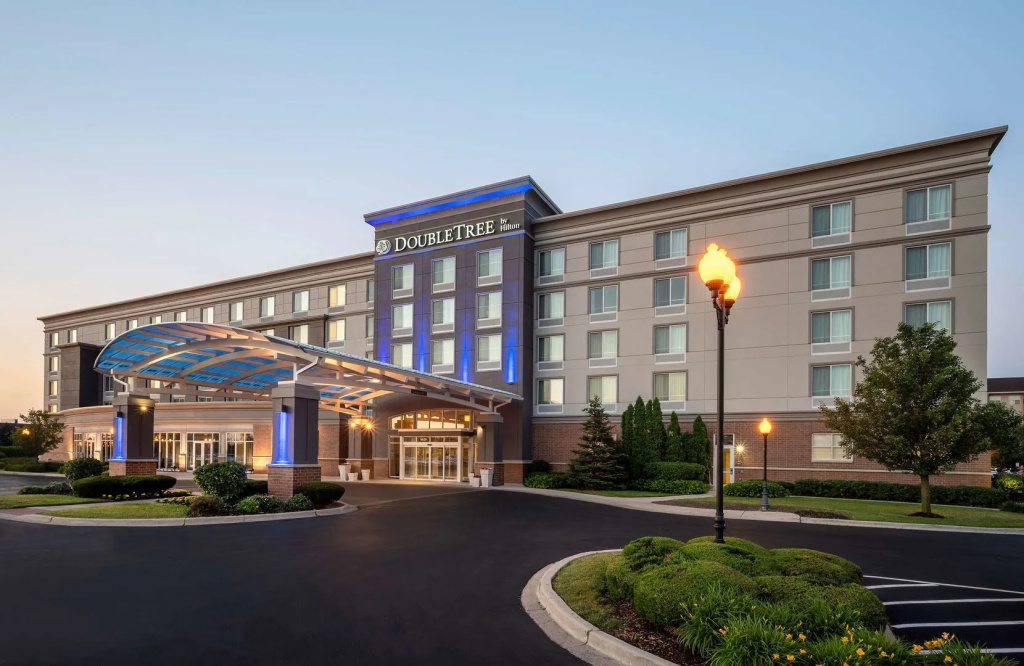 photo 1 of DoubleTree by Hilton Chicago Midway Airport