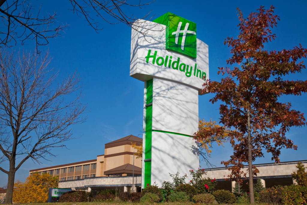 photo 1 of Holiday Inn & Suites Chicago North Shore (Skokie) by IHG