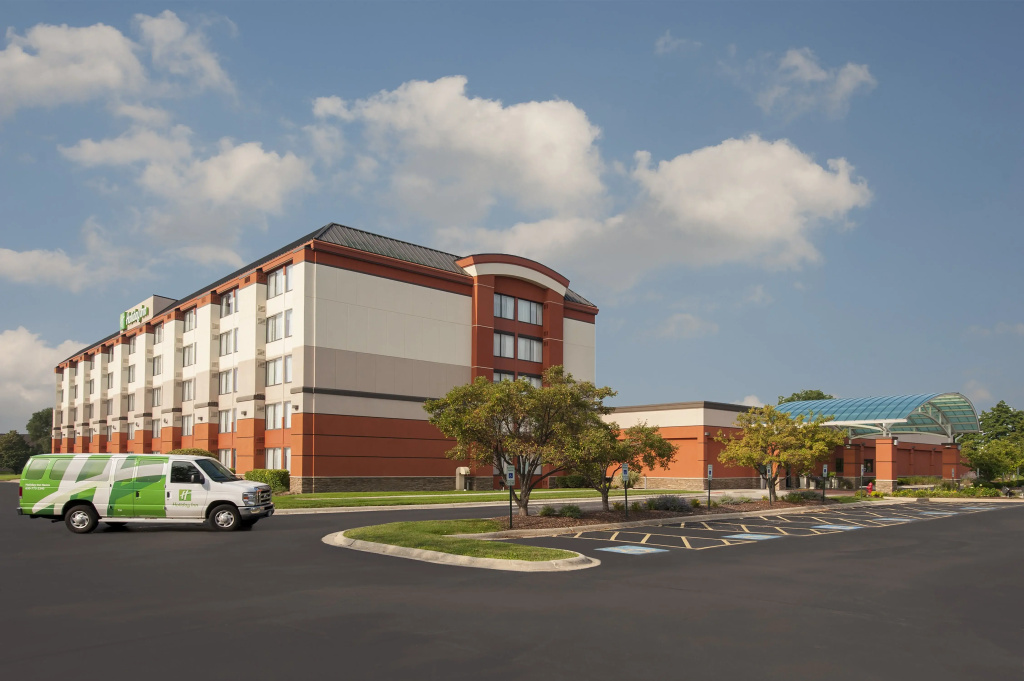 photo 1 of Holiday Inn Chicago West - Itasca