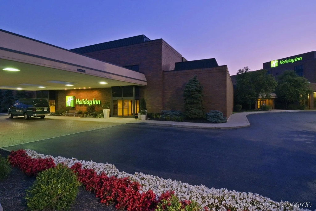 photo 1 of Holiday Inn Cincinnati Airport by IHG