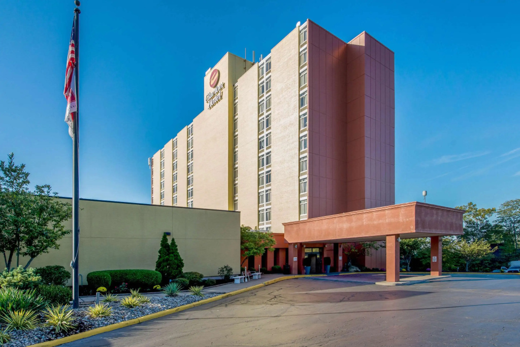 photo 1 of Clarion Hotel - Cincinnati North