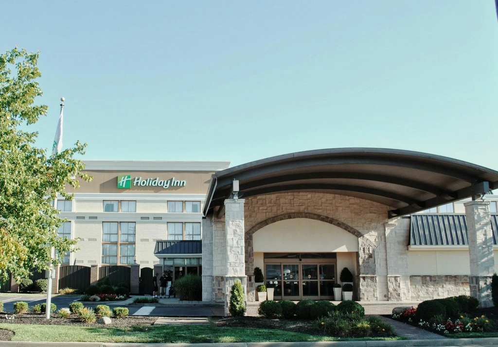 photo 1 of Holiday Inn Cincinnati-Riverfront by IHG
