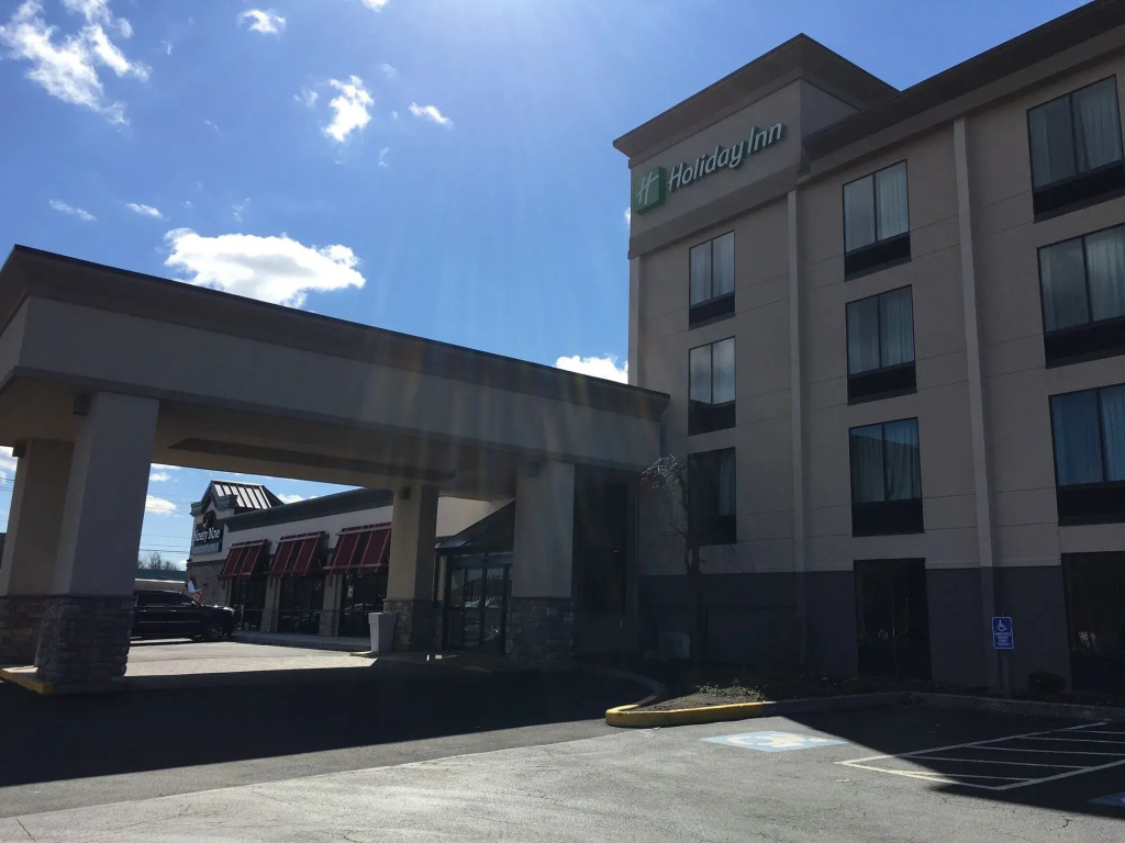 photo 1 of Comfort Inn & Suites Danbury-Bethel