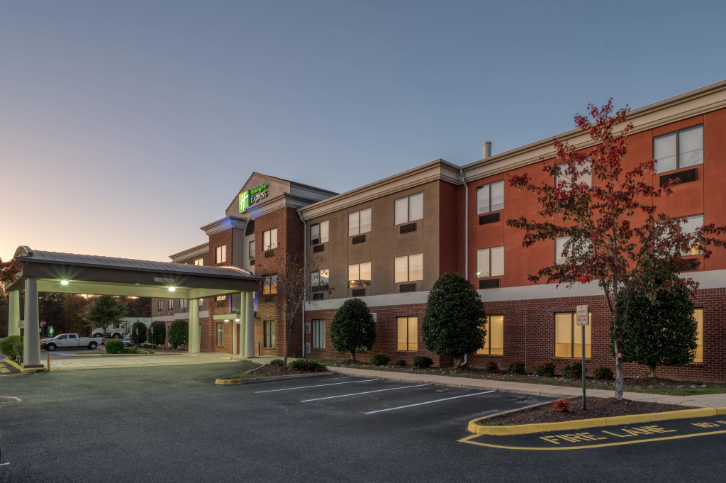 photo 1 of Holiday Inn Express & Suites - Thornburg, S. Fredericksburg by IHG