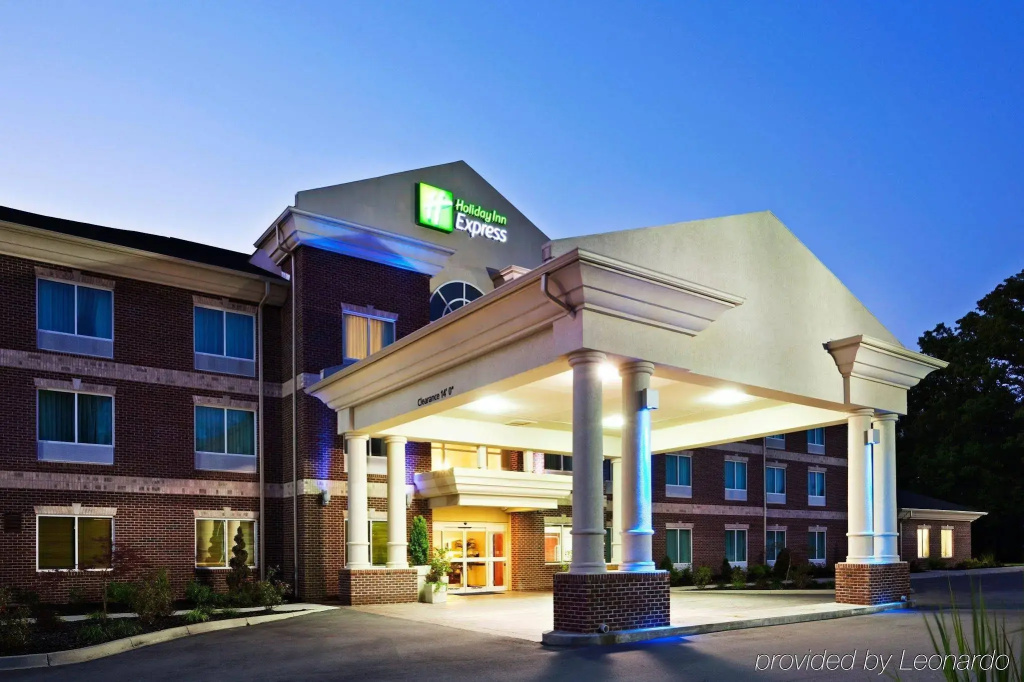 photo 1 of Holiday Inn Express & Suites Carrollton by IHG