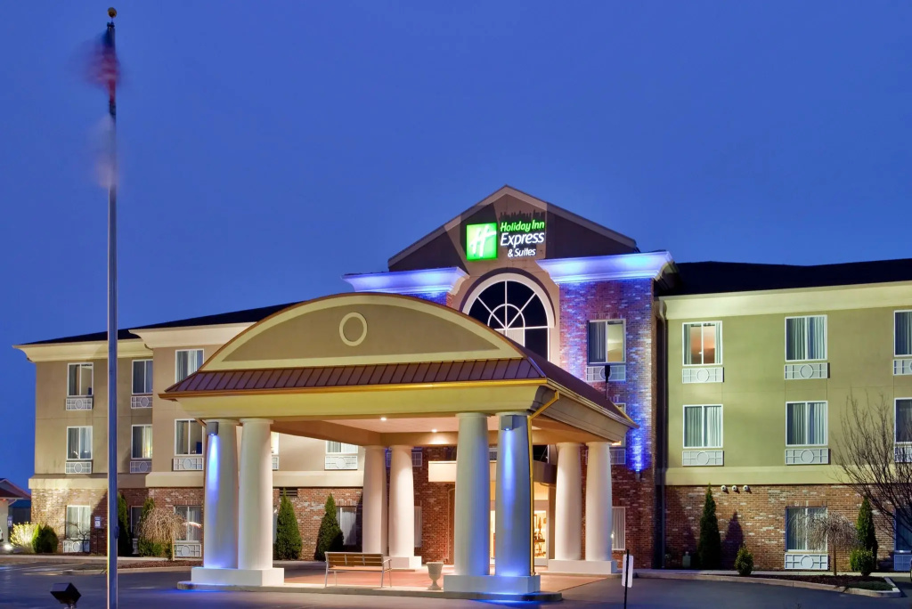 photo 1 of Holiday Inn Express & Suites Farmington by IHG