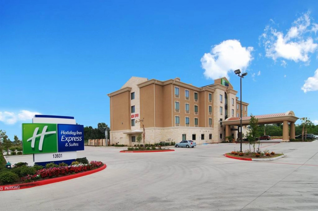 photo 1 of Holiday Inn Express & Suites Houston South near Pearland by IHG