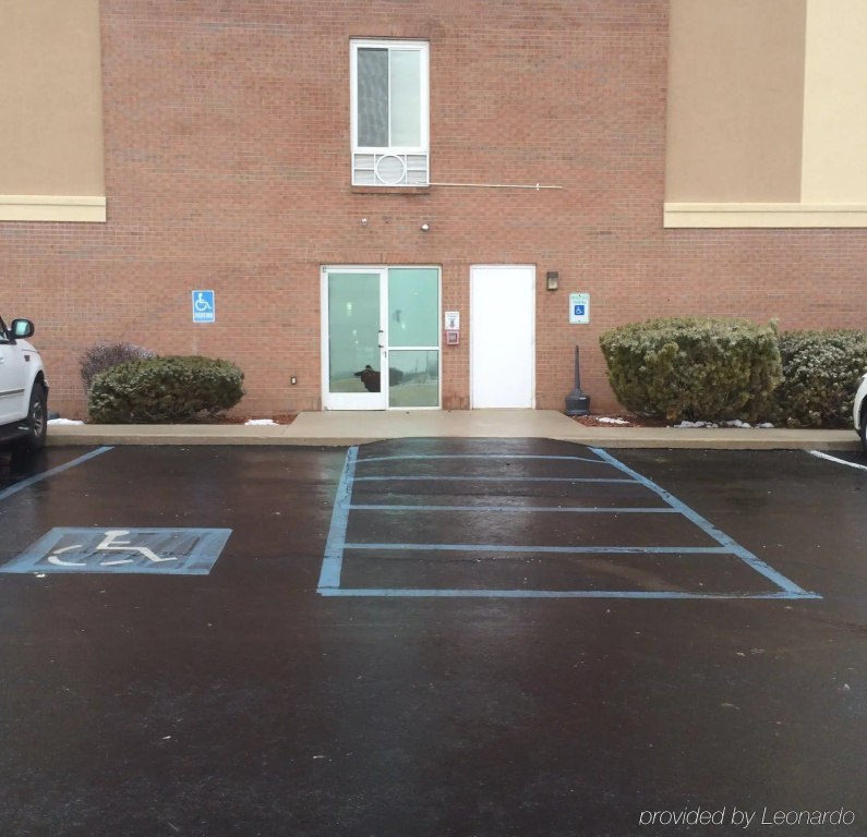 photo 1 of Holiday Inn Express & Suites Richmond by IHG
