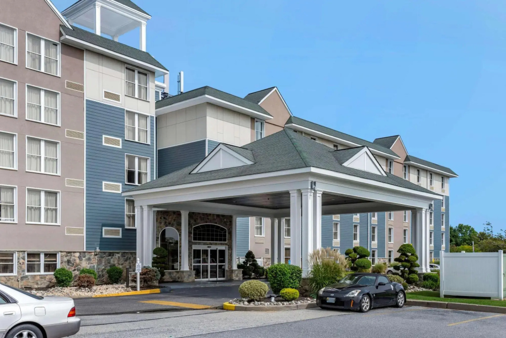 photo 1 of Holiday Inn Express